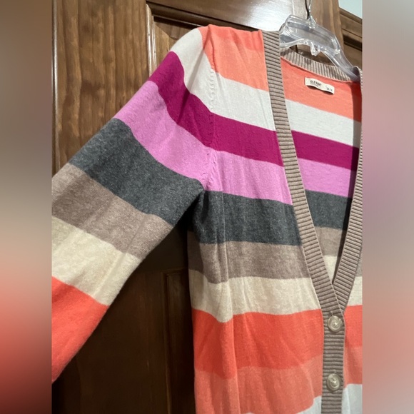 Old Navy Women’s Striped Multicolor Cardigan Sweater with Buttons, Size Medium - Picture 5 of 6
